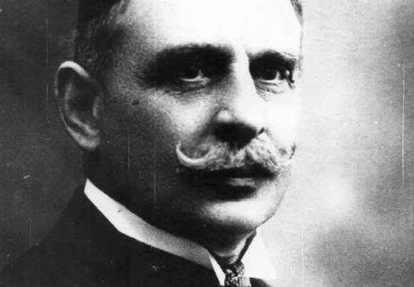 Pomocna aptekarska dłoń. Łódzkie losy Wiktora Groszkowskiego 