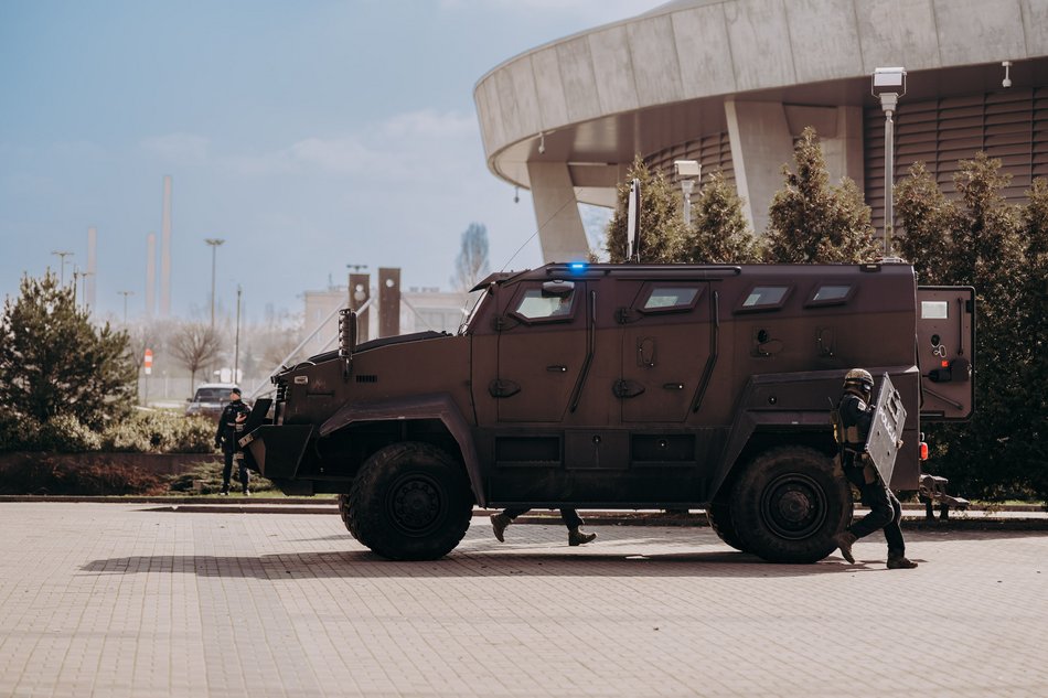 Ćwiczenia służb specjalnych na stadionie im. Władysława Króla w Łodzi