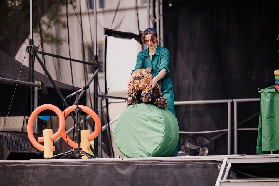 Łódź. Miejski Dzień Dziecka 2025 w Łodzi. Majka Jeżowska, dmuchańce i pokazy [ZDJĘCIA]