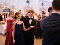 Studniówka XV w Łodzi. Niezapomniane chwile i piękne wspomnienia