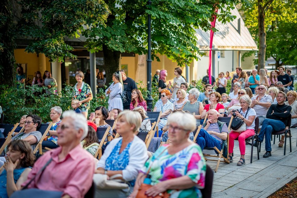 Łódź. Jazzowe Wtorki w Łodzi. Youth Jazz Band wystąpił w Pasażu Róży