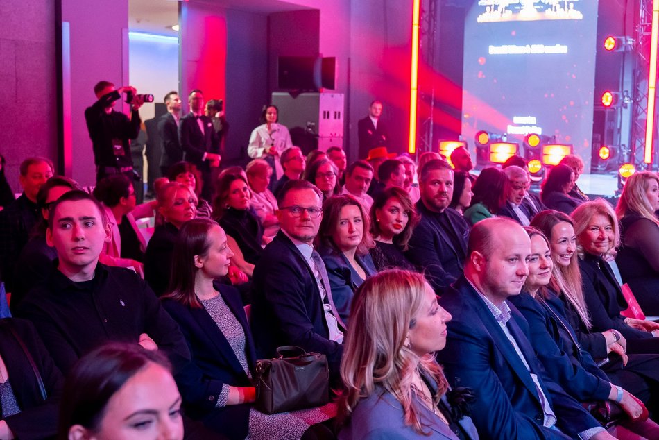 Łódź. Moda i pomaganie w klubie Wytwórnia w Łodzi. Zobacz zdjęcia z gali „poMocni w Modzie by Plesiak”