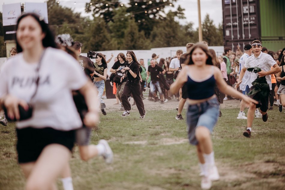 Łódź Summer Festival 2025 wystartował! Otwarcie bram i tłumy biegnące pod scenę!