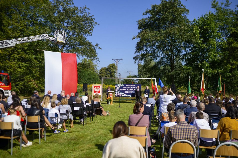 Rozpoczęcie roku szkolnego w Szkole Podstawowej nr 61 w Łodzi. Była niespodzianka