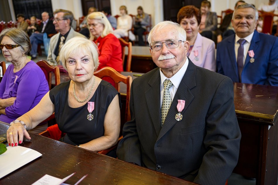 Łódź. Medale za długoletnie pożycie małżeńskie. To się nazywa wielka miłość!