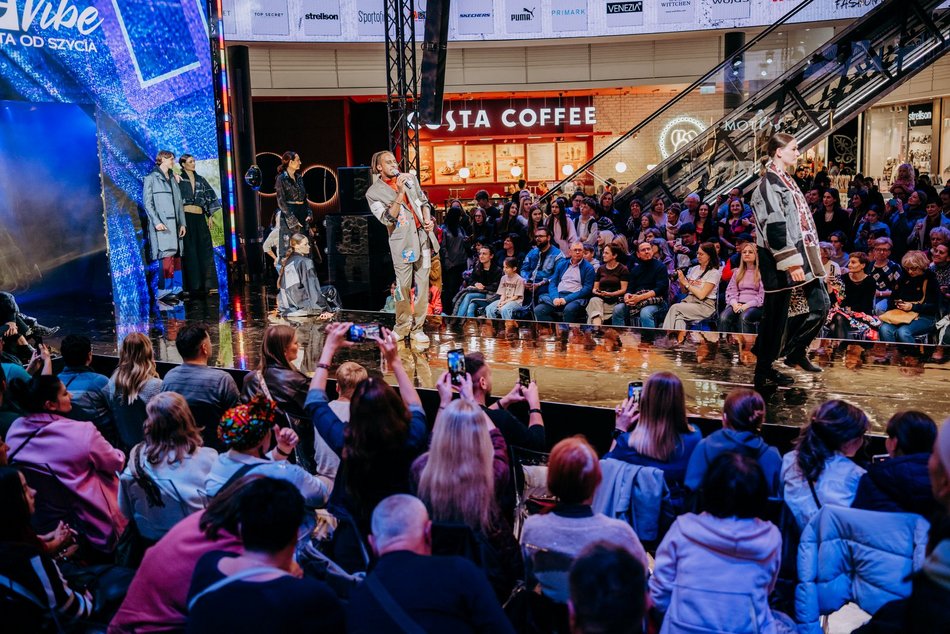 Łódź. Manufaktura Fashion Week w Łodzi. Kolekcja Jarosława Ewerta, koncert Andrzeja Piasecznego i więcej