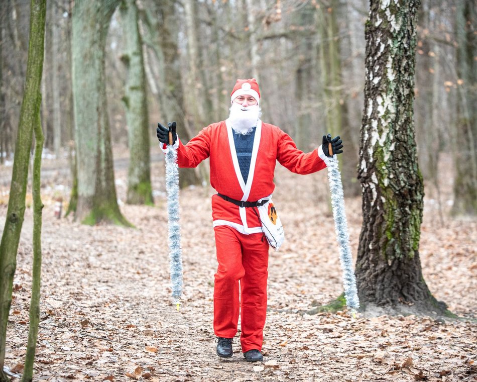 Mikołajkowy nordic walking dla seniorów z Łodzi