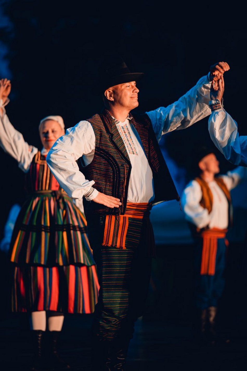 Łódź. Noc Świętojańska w Ogrodzie Botanicznym w Łodzi. Magia światła, natury i folkloru