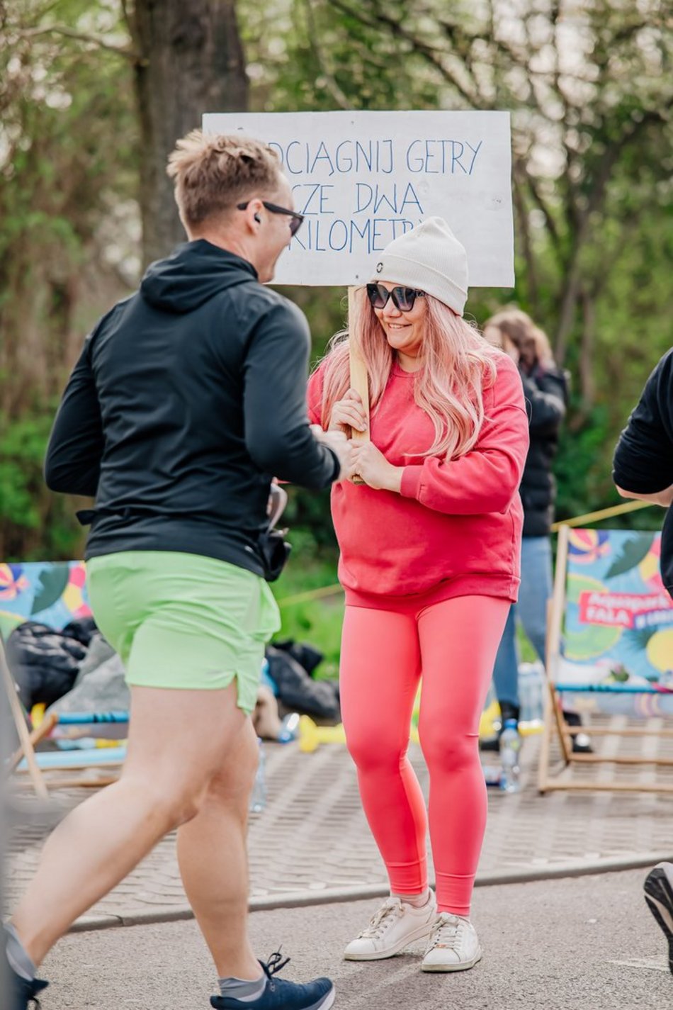 Łódź. Strefa kibica na DOZ Maraton Łódź 2026. Jak Łodzianie dopingowali biegaczy?