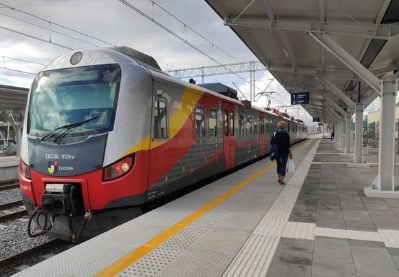 Łódź. Zmiany w rozkładzie jazdy Łódzkiej Kolei Aglomeracyjnej. Jak pojadą pociągi?