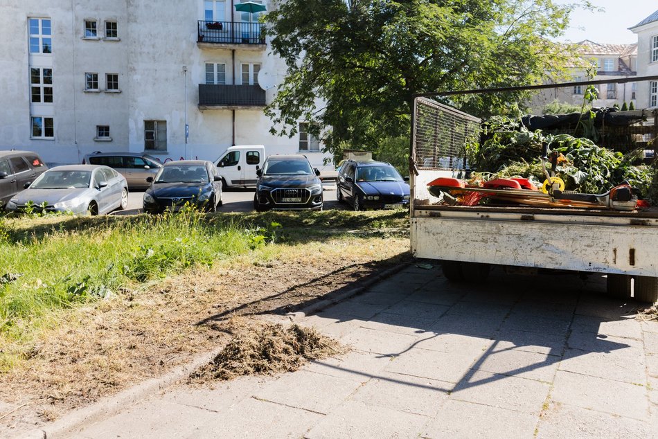 Łódź. Prace pielęgnacyjne w parku przy Leczniczej w Łodzi. Będzie ładniej i wygodniej!