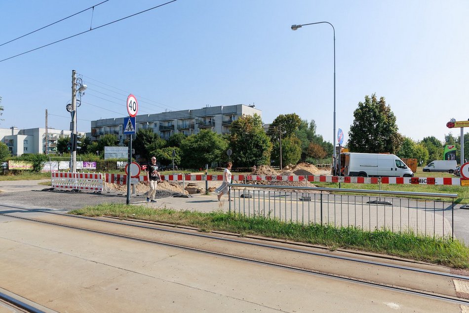 Remont Zakładowej w Łodzi. Zerwali asfalt, pracują nad nową konstrukcją jezdni