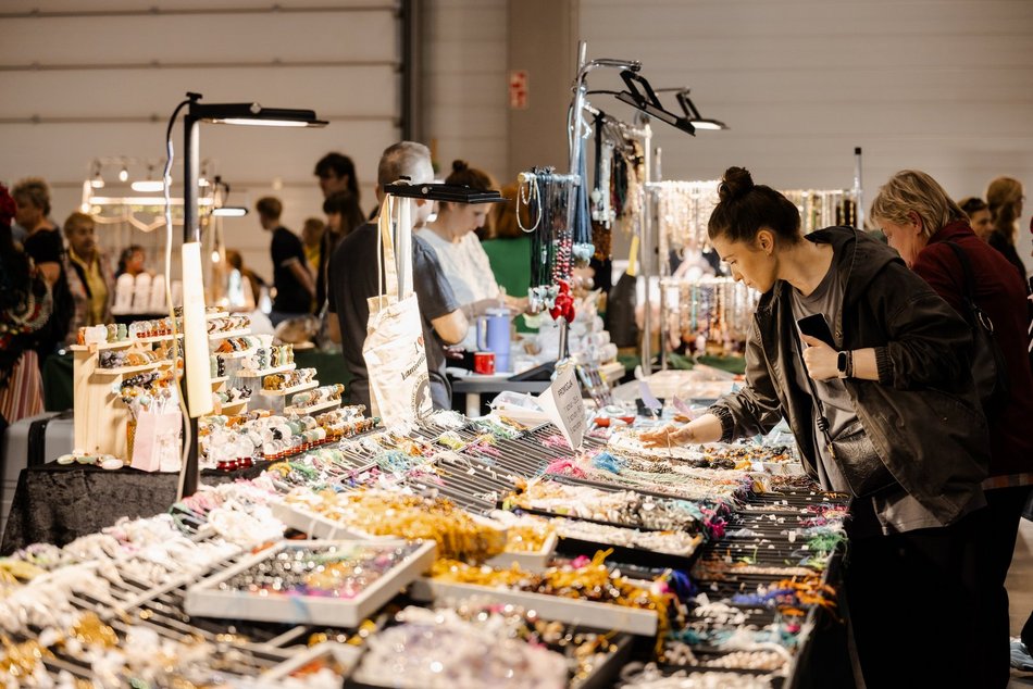 Łódź. Targi kamieni w hali Expo Łódź. Minerały, naturalna biżuteria, rękodzieło i... meteoryty!