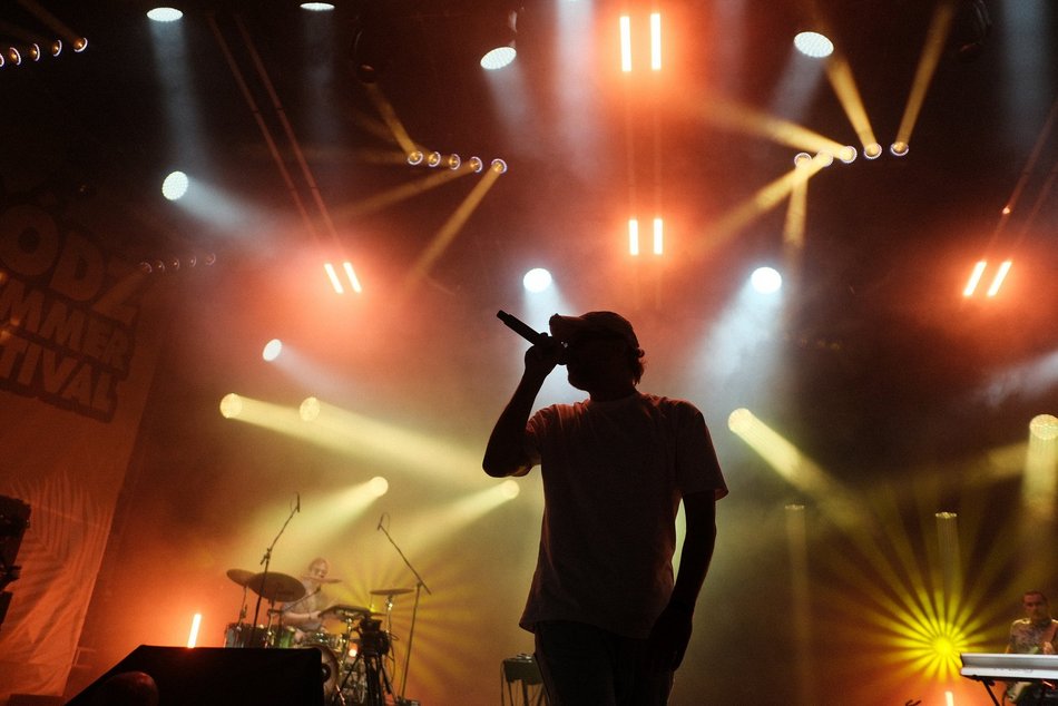 Makowiecki na Łódź Summer Festival 2025. Klimatyczny koncert w namiocie