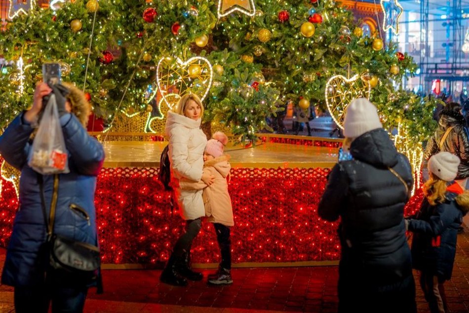 Tłumy w Manufakturze! Jarmark, lodowisko i choinka