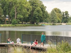 Łódź. Cisza i spokój na Stawach Stefańskiego w Łodzi. Idealne miejsce na niedzielne popołudnie