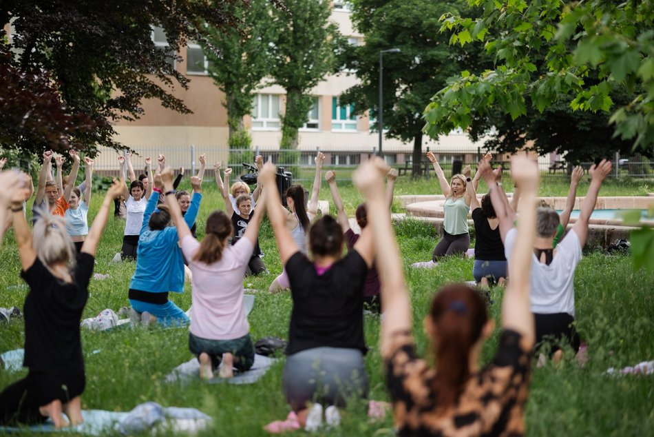 Łódź. Joga w Parku Podolskim w Łodzi. Dobra energia na rozpoczęcie weekendu!