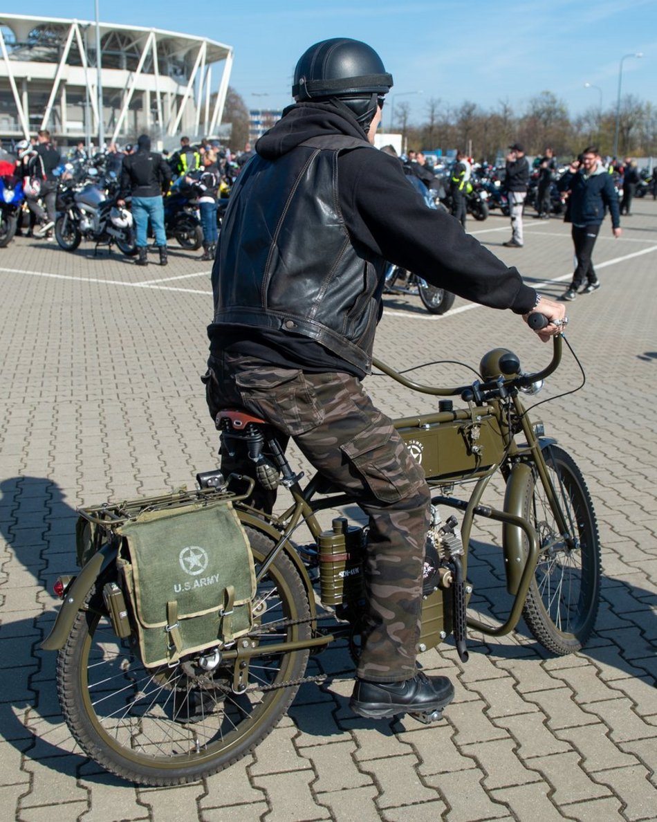 Parada motocyklistów przejechała ulicami Łodzi. Sezon rozpoczęty! Byłeś?