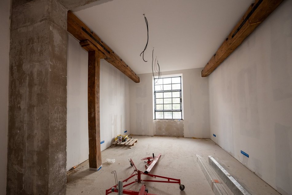 Rewitalizacja dawnej fabryki przy Sienkiewicza w Łodzi. Porzucony remont zostanie dokończony