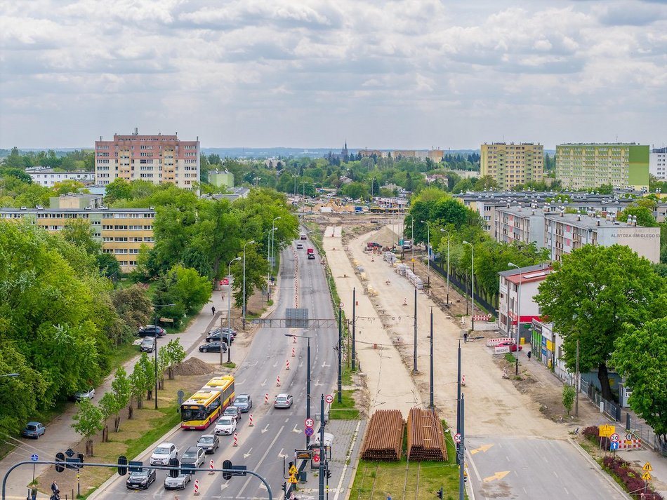 Łódź. Remont Śmigłego-Rydza i Niższej w Łodzi. Budują konstrukcję nowego torowiska