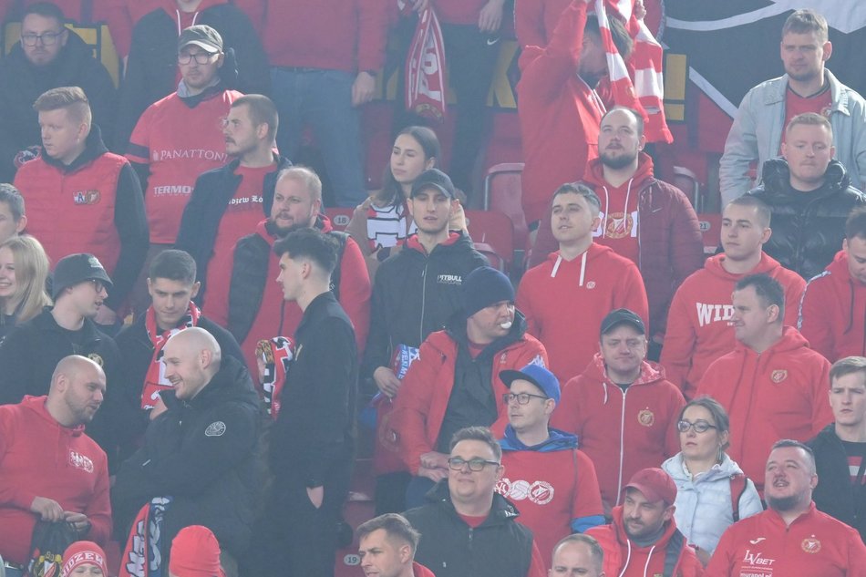 Łódź. Kibice na meczu Widzew Łódź - Bruk-Bet Termalica Nieciecza. Byłeś/aś? Znajdź się w galerii!