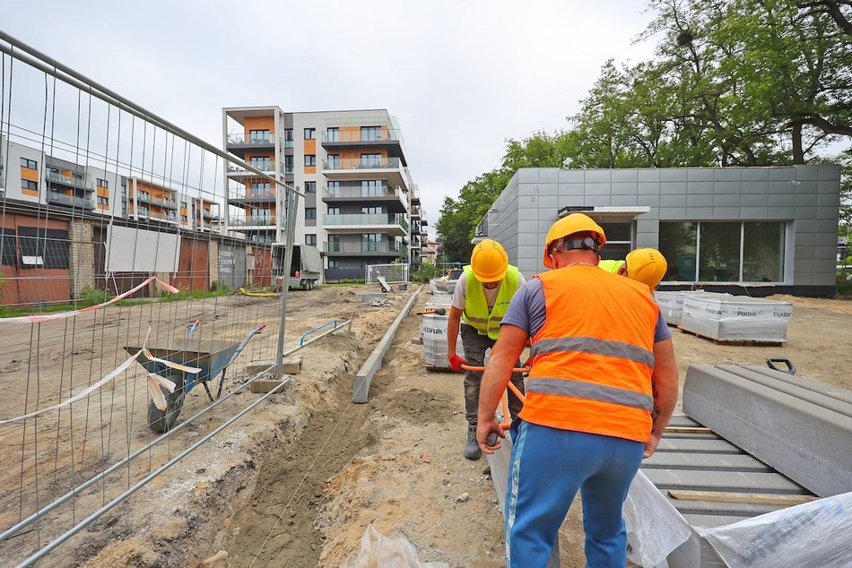 Łódź. Nowy pawilon handlowy przy Górniczej w Łodzi. Budowa na Bałutach nie zwalnia tempa