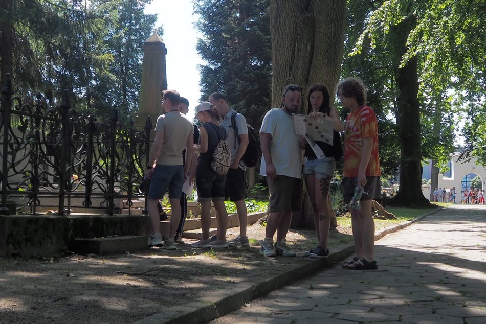 Łódź. Małe historie wielkiego miasta. Nietypowa gra terenowa na Starym Cmentarzu w Łodzi