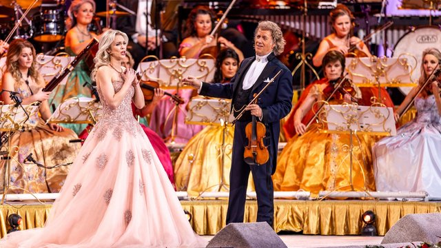 Poczuj świąteczny klimat w Łodzi! Koncerty, spektakle i kolędowania