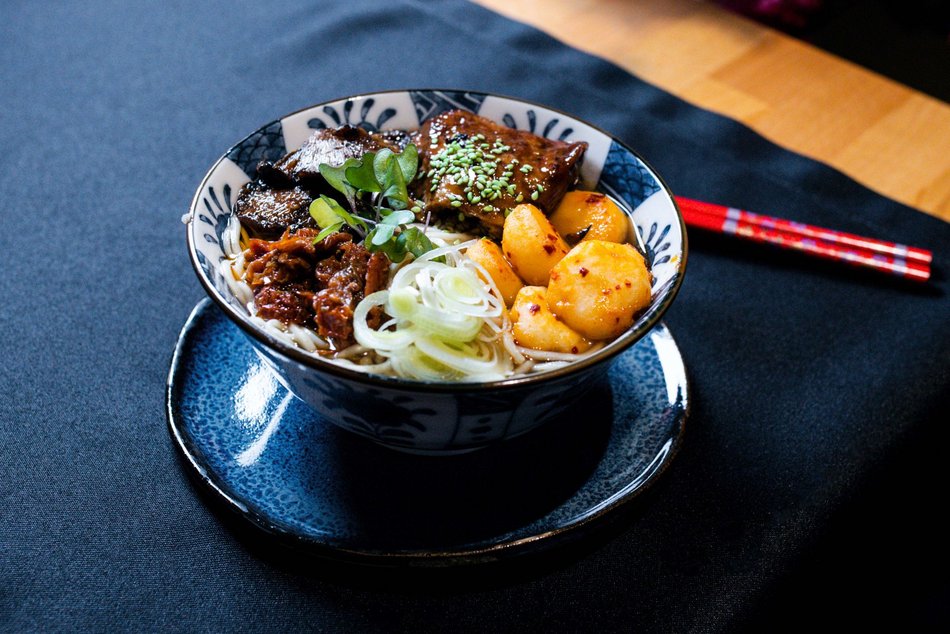 [Translate to Ukraiński:] Ramen w restauracji Sendai Sushi