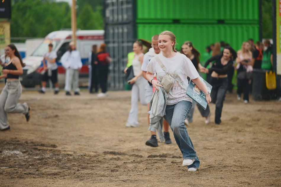 Deszcz im niestraszny! Pierwsi festiwalowicze rozpoczęli trzeci dzień Łódź Summer Festival 2025!