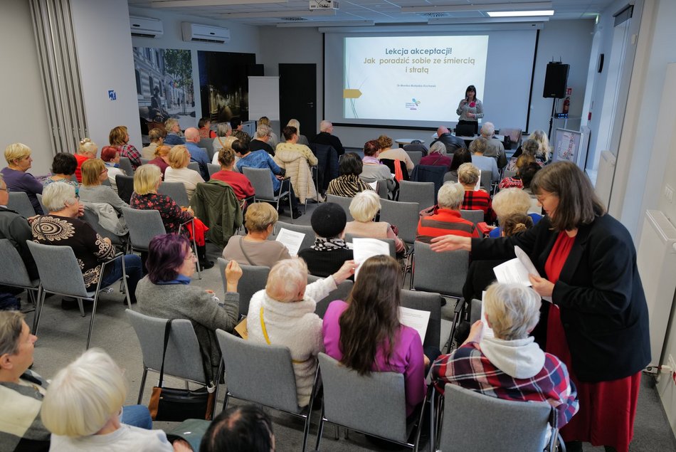 Łódź. Przyjdź na Akademię Świadomego Seniora w Łodzi i sprawdź, jak zadbać o cyfrowe bezpieczeństwo