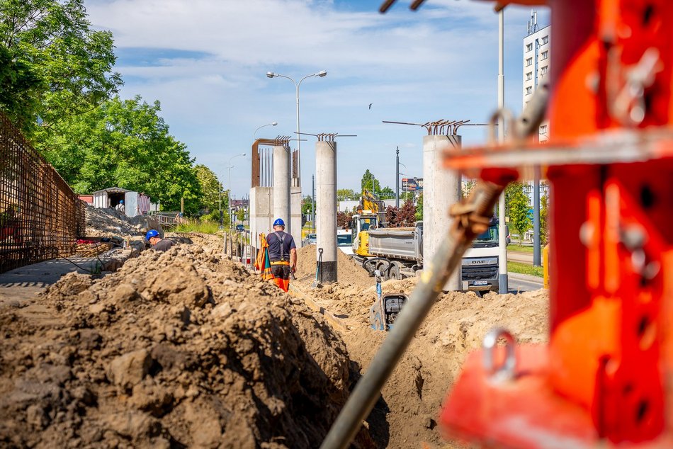 Budowa kładek nad Wyszyńskiego w Łodzi. Najnowsze postępy i zmiany w ruchu