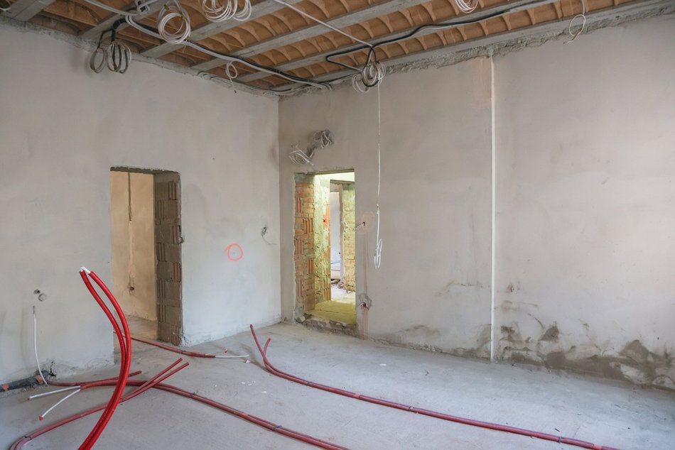 Łódź. Kamienica przy Kilińskiego w Łodzi w trakcie remontu. Ruina zamienia się w perłę!