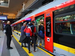 Łódź. Pociągiem ŁKA z Łodzi do Warszawy za 10 zł. Ruszyła wyjątkowa promocja na Wielkanoc