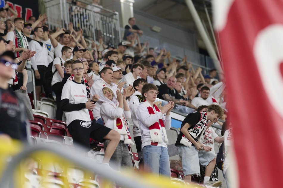 Łódź. Kibice na meczu ŁKS Łódź - Pogoń Siedlce