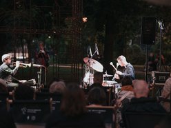 Łódź. Piotrkowska Kameralnie. Duet BLED wystąpił w pasażu Rubinsteina w Łodzi