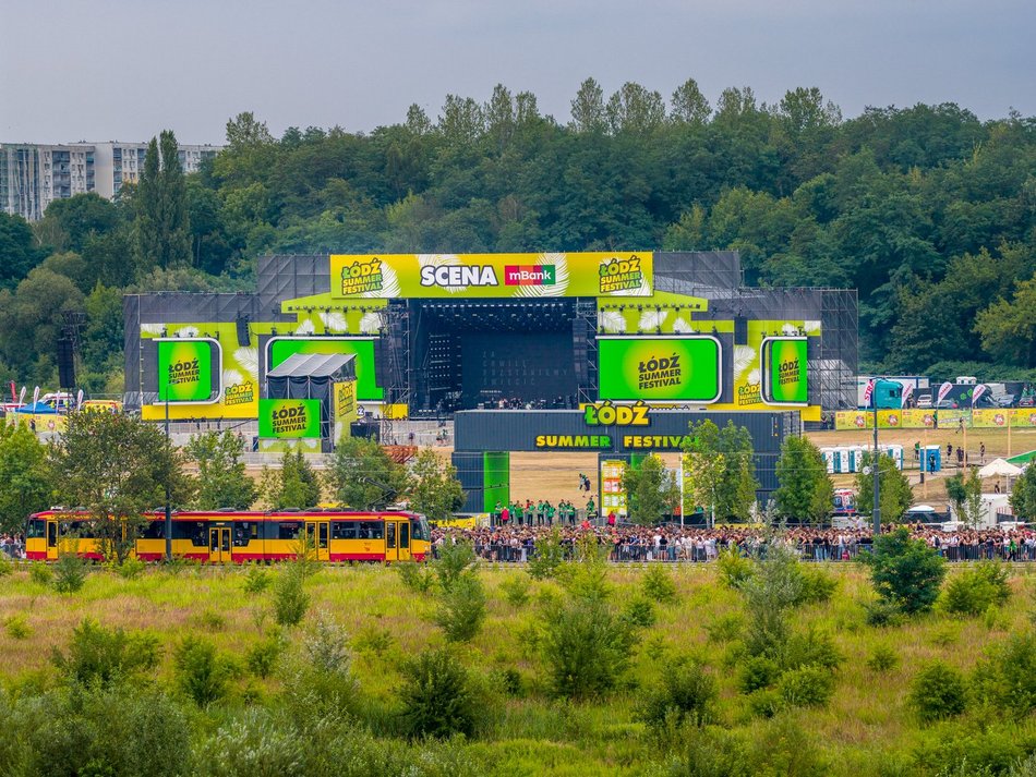 Deszcz im niestraszny! Pierwsi festiwalowicze rozpoczęli trzeci dzień Łódź Summer Festival 2025!