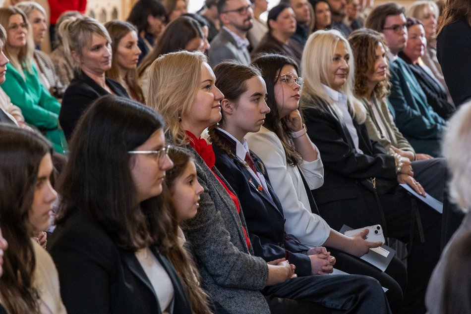 Łódź. Stypendia dla wybitnych uczniów z Łodzi i regionu przyznane. Nagrodzeni także nauczyciele