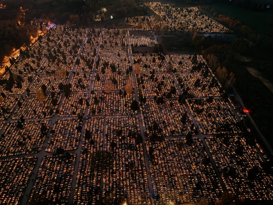 Cmentarz Szczecińska nocą