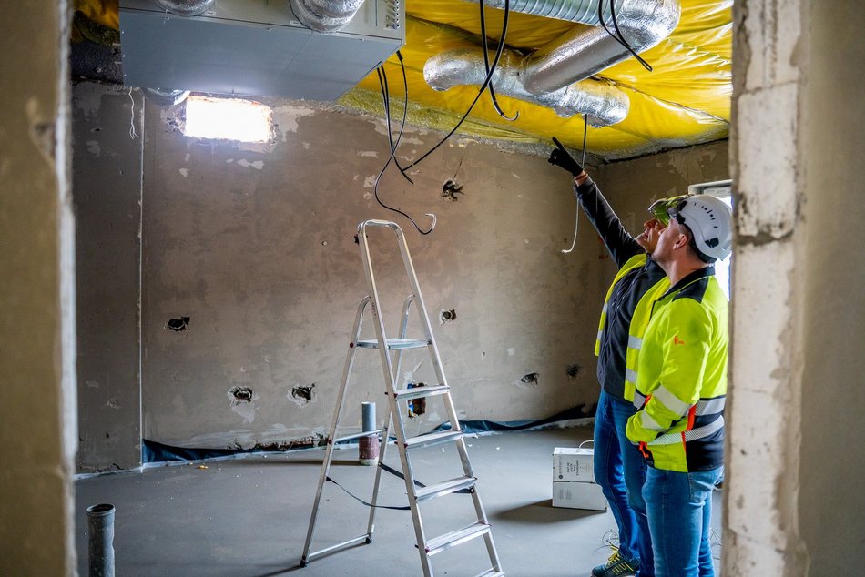 Łódź. Remont OSP na Wiskitnie w Łodzi postępuje. Nowy dach, ściany i okna!
