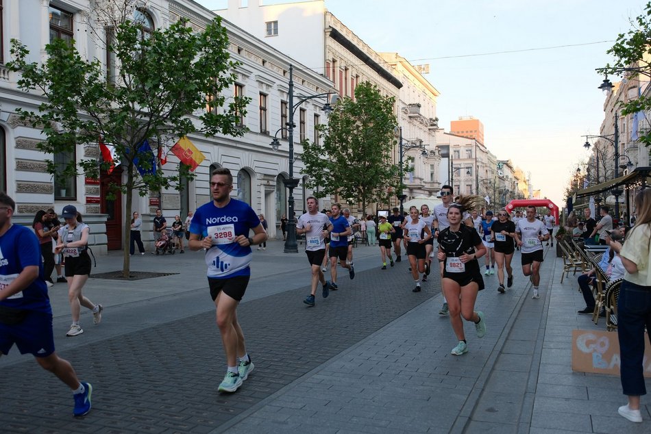 TOP 10 zdjęć z Rossmann Run 2026. Najlepsze kadry z Biegu Ulicą Piotrkowską