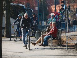 Park Staromiejski i Manufaktura skąpane w wiosennym słońcu