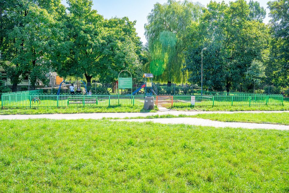 Plac zabaw przy ul. Szklarskiej w Łodzi
