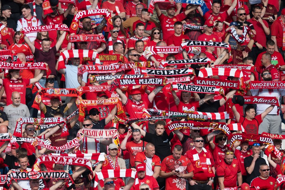 Kibice na meczu Widzewa Łódź z Piastem Gliwice