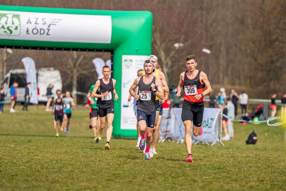 Łódź. Akademickie Mistrzostwa Polski w biegach przełajowych. Znajdź się na zdjęciach!