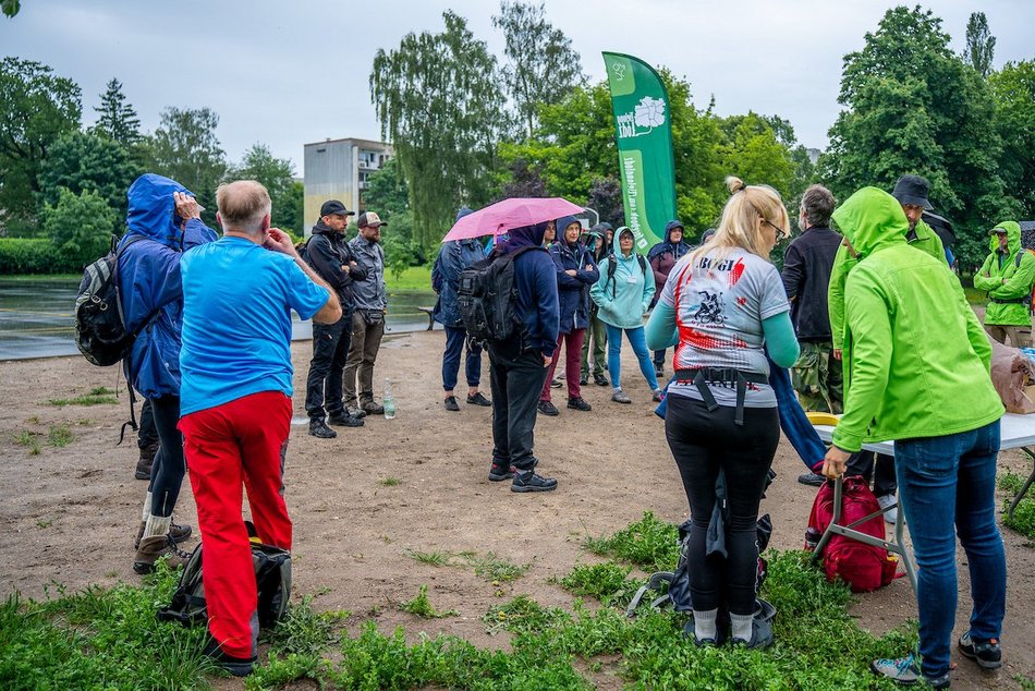 Łódź. Żadna wyprawa im nie straszna! Śmiałkowie wyruszyli na nocny spacer po Łodzi