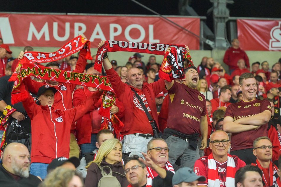 Kibice Widzewa Łódź z Pogonią Szczecin. Byłeś/aś tam? Znajdź się w galerii!