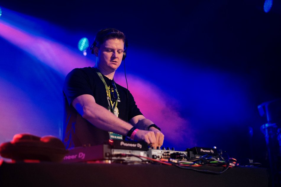 Didżeje rozgrzewają publiczność Łódź Summer Festival 2025. Muzyczne sety między koncertami