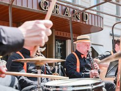 Łódź. Swingowy Spacer po Piotrkowskiej. Najbardziej roztańczona parada w Łodzi! Byłeś?