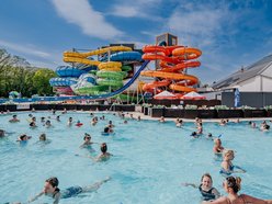 Aquapark Fala w majówkę - baseny zewnętrzne, zjeżdżalnia kamikaze